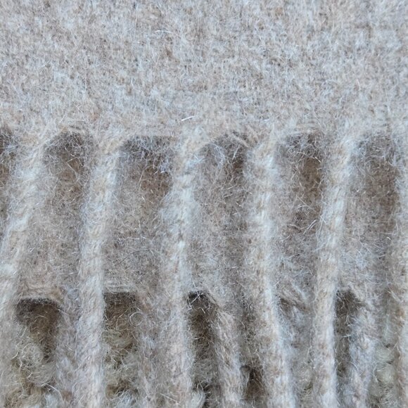 NWOT Babaton Cashmere Scarf Oatmeal Tan - Picture 7 of 11